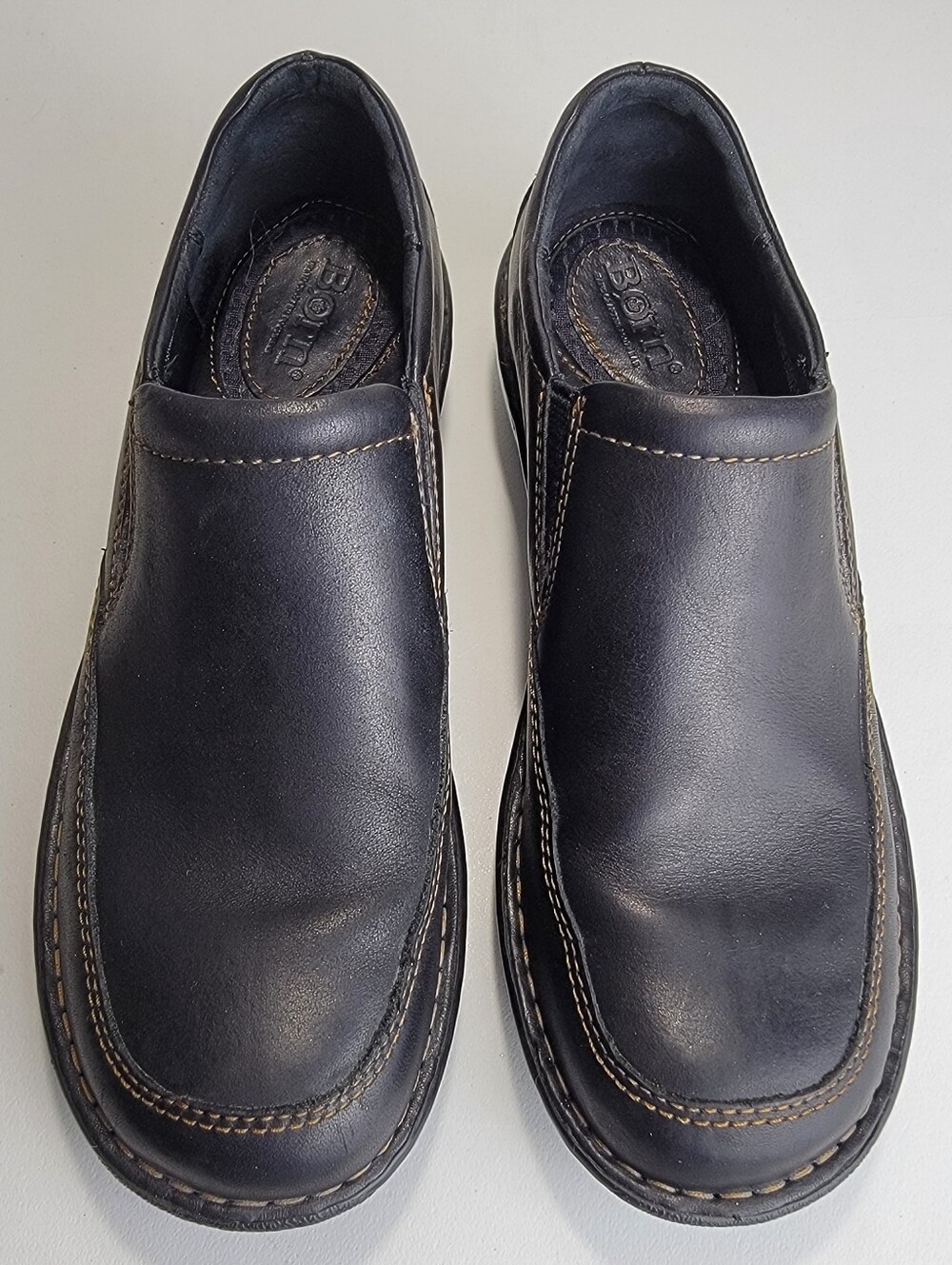 Women's Sz. 6.5 Born Slip On Leather Shoes "Fran" (W31942) Round Toe, Cushioned